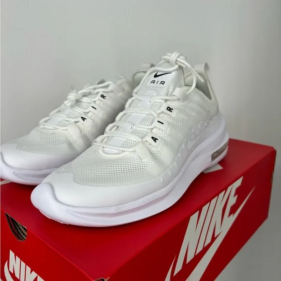 Nike Women’s Nike Air Max Axis Triple White Size 8.5 - Picture 4 of 4
